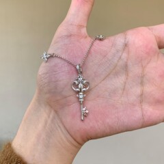 新款鸢尾花钥匙项链女气质轻奢高级感小众设计ins风简约时尚百搭