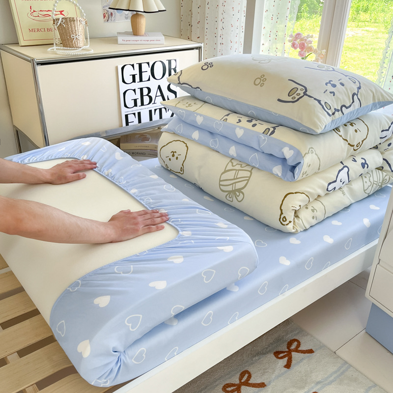 Dormitorio de estudiantes de algodón conjunto de tres piezas de cama 2025 nuevo edredón de algodón sábanas de cubierta de cuatro piezas de ropa de cama