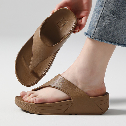 Women's Summer Outdoor Wear Beach Sandals Thick Sole Breathable Bathroom Slip-On Toe Slippers for Women