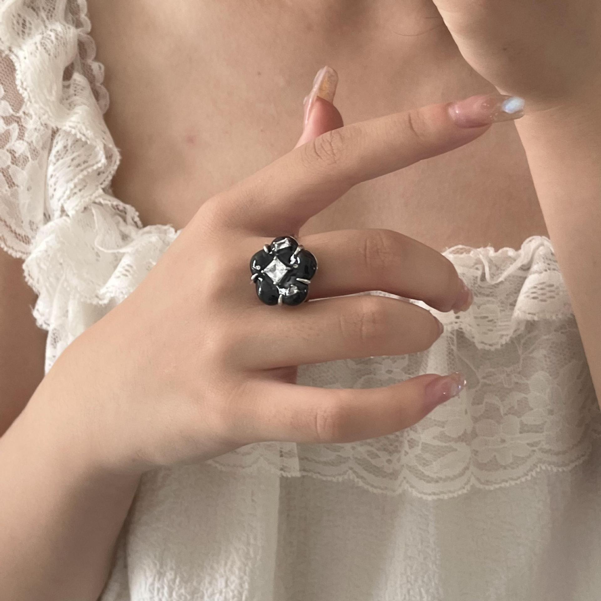 Fashion Flower Alloy Inlay Rhinestones Womenu0027S Rings 1 Piece