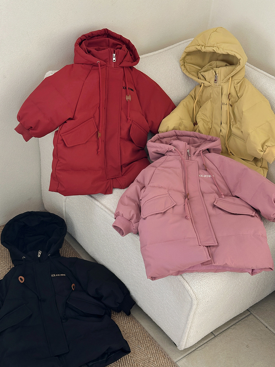 Otoño y invierno ropa de invierno para niños gruesa abrigo de seda de plumón chaqueta encapuchada mayorista