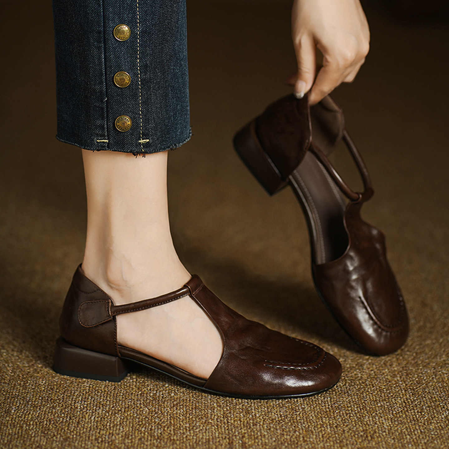 Dép sandal nữ quai ngang mũi tròn đế bằng da bò phong cách retro — màu nâu