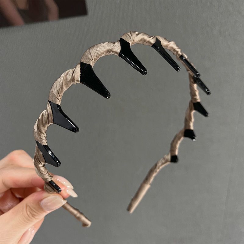 Dulce malla de perlas negras onduladas bandas de cabello para mujeres de alto nivel de sensación de cabello flojo raíz clip de cabello alto cráneo cara pequeña bandas de cabeza