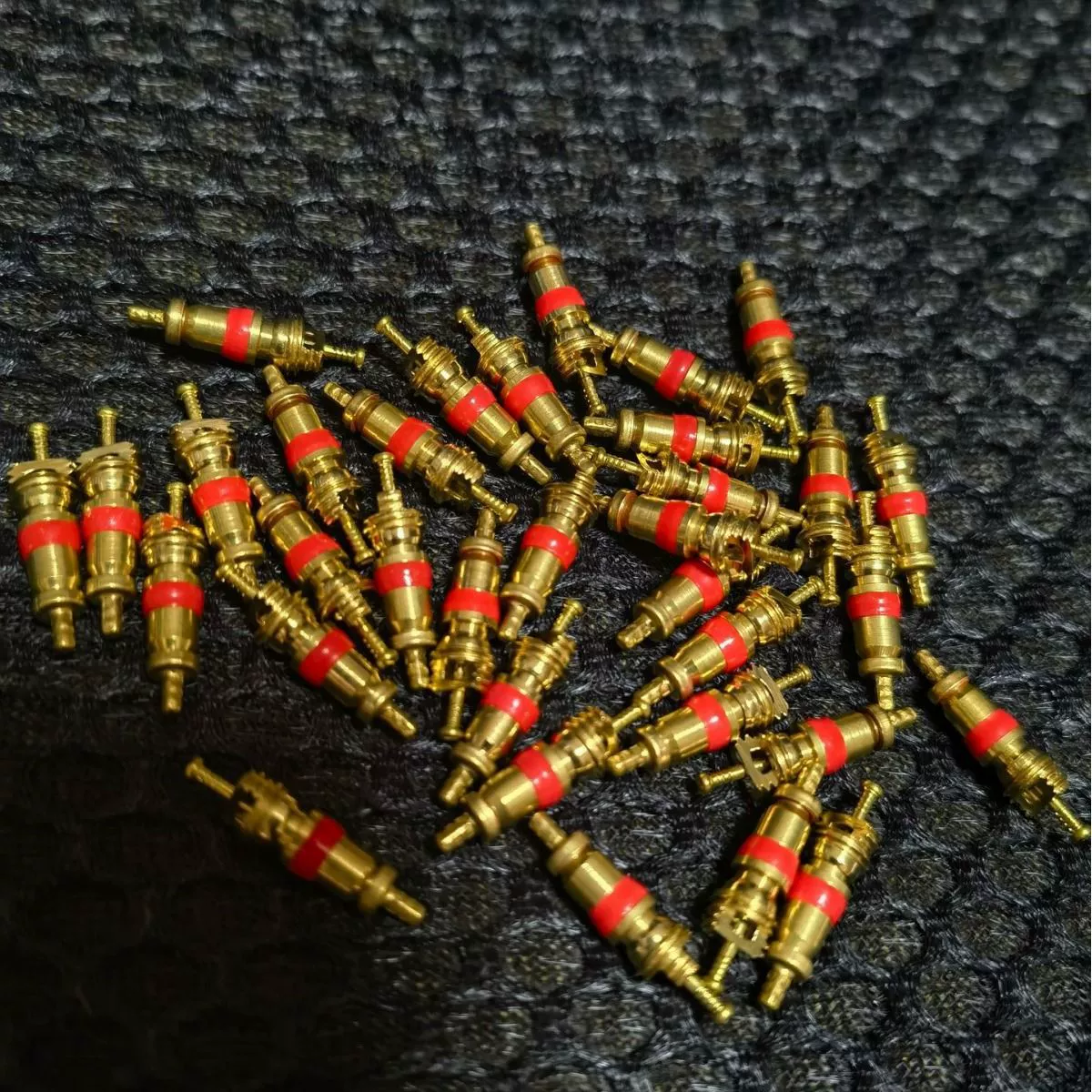 Медный сердечник клапана медный Американский бескамерные сердечник клапана игла Завод прямых продаж