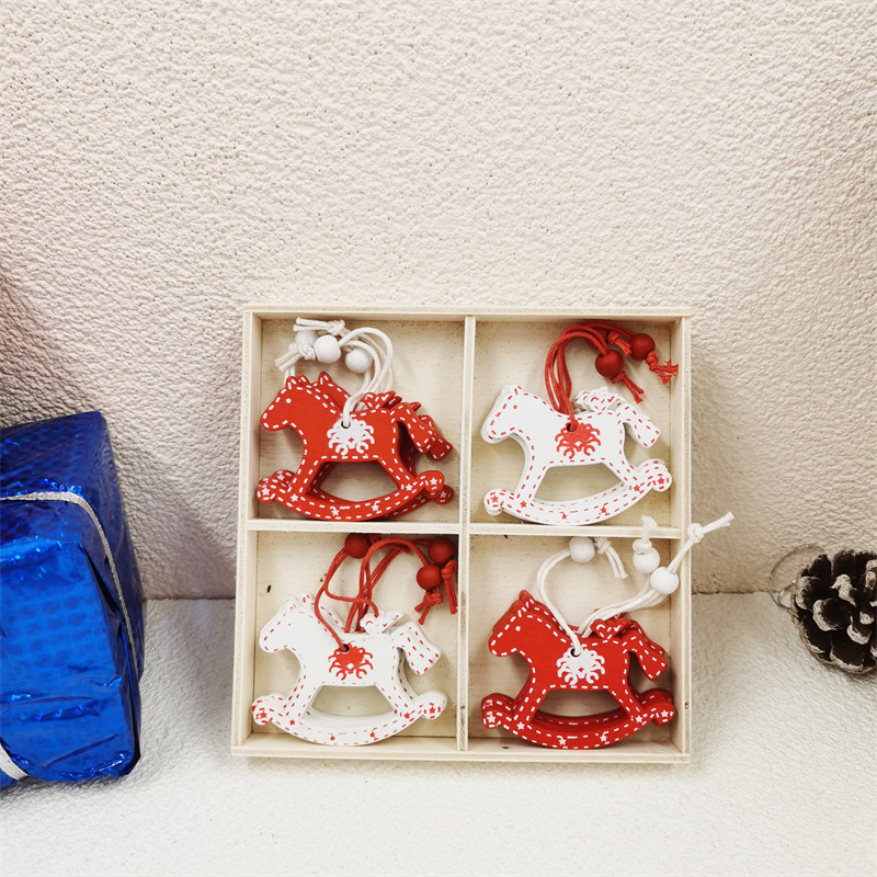 新しいクリスマスの装飾用品の木のペンダント4格の箱の中のヘラジカの鈴の雪の花の木のペンダントの木のペンダント|undefined