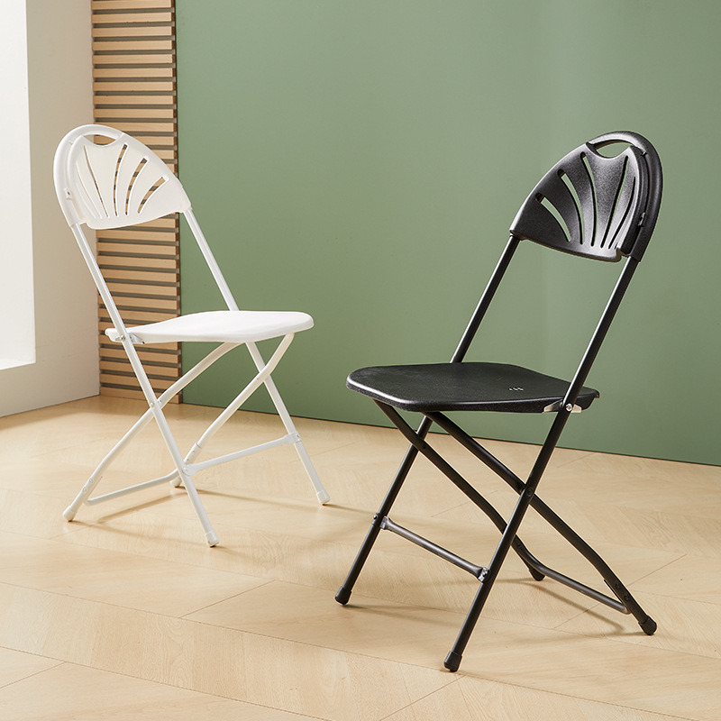 Silla plegable blanca simple Silla apilada Silla de lugar Silla de plástico al aire libre Silla de exhibición de eventos Silla de conferencia Silla de salón