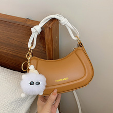 2023新款时尚毛绒球挂件女包纯色简约韩版手提单肩腋下斜挎小方包