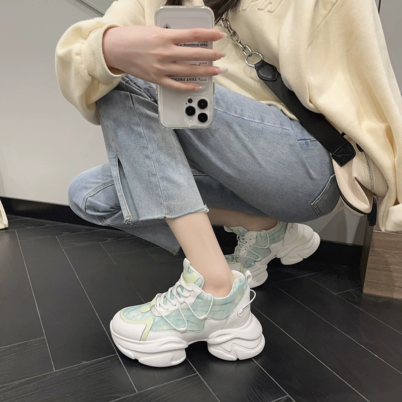 Женская обувь для папы на толстой подошве, новинка 2024 года, повседневная женская обувь, весенне-летняя универсальная женская спортивная белая обувь, модная обувь