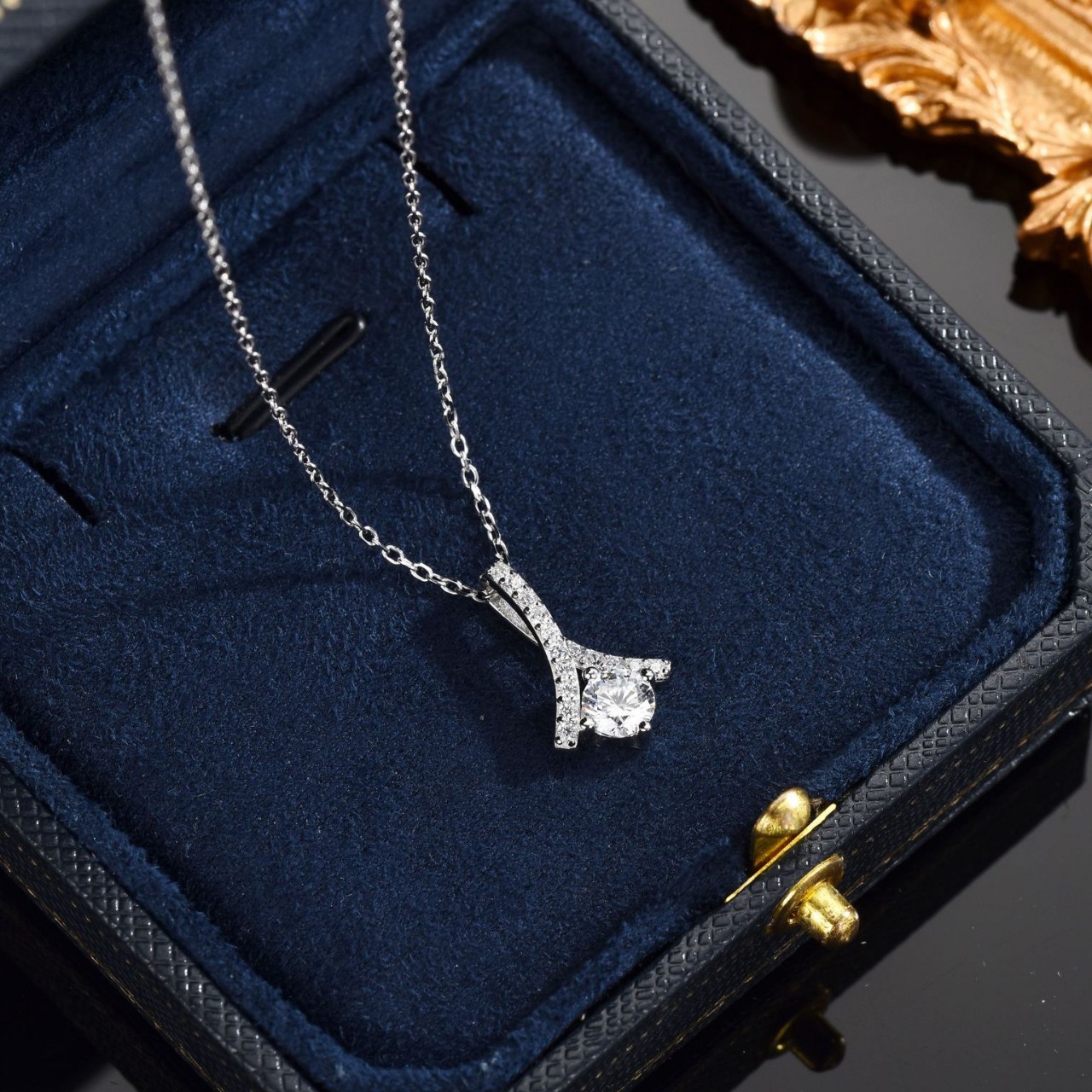 Moissanite S925 Sterling Silver Necklace for Women, Light Luxury and High-End Feel, One Carat, Factory Live Broadcast, Cross-Border Wholesale and Dropshipping