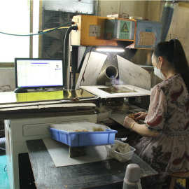 厂家出售转让创可C02激光镭雕机镭射机激光打标机二氧化碳雕刻机