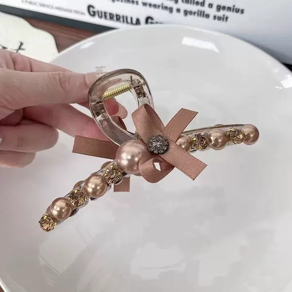 Temperament butterfly + champagne color