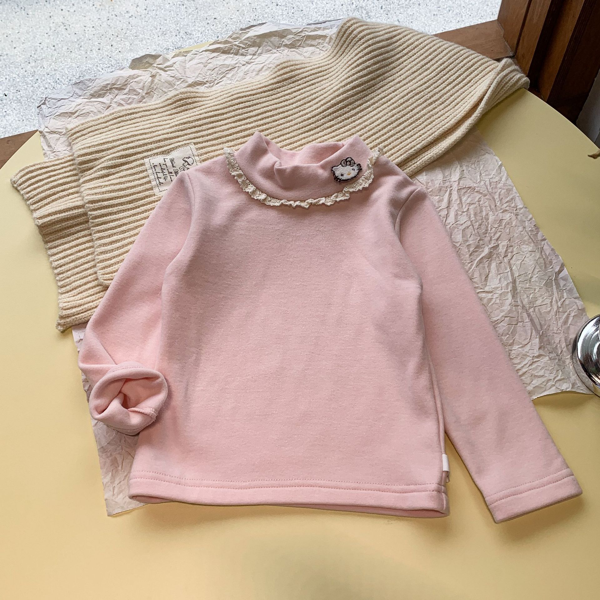 Sugar Pear ropa infantil de niñas camisa de fondo de cuello alto ropa de invierno gruesa 2025 nueva chaqueta de aire extranjero ropa de bebé de niña