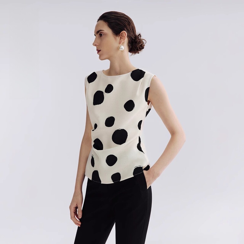 Lang Series 2026 Summer White Polka Dot Shirt, Elegant and High-End Sleeveless Design Top