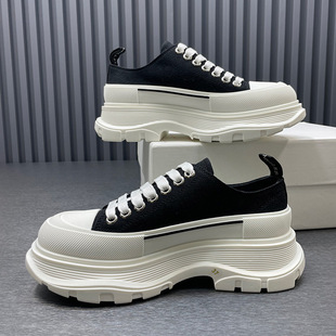 ���ڼҺ�׷���Ь��Ůͬ���ɸ�������@�ݺڰ׏V�ݹ��S�ϵ�Ь��Ь
