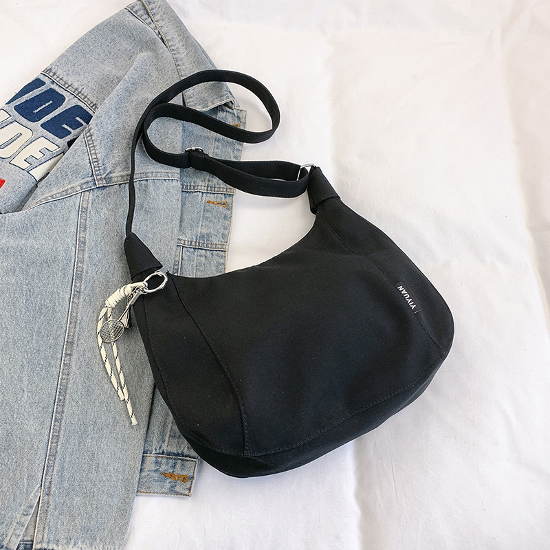 Bolso de hombro, bolso de ocio de un solo hombro, nuevo bolso de moda de invierno 2025, bolso de moda, sentido del trabajo, albóndigas de cercanías simples y de moda