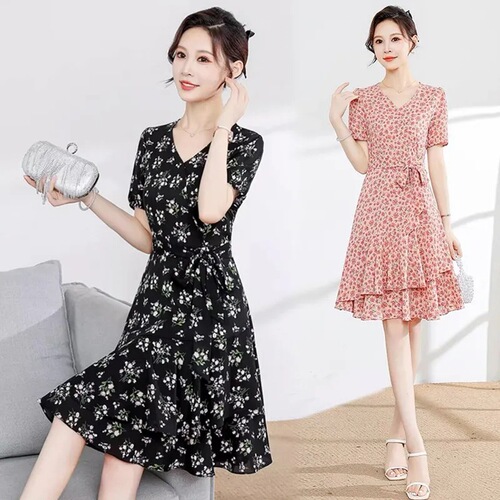 Gentle Breeze French Vintage Floral Puff Sleeve V-Neck Dress 2025 Summer High-End Fitted Waist Dress for Women