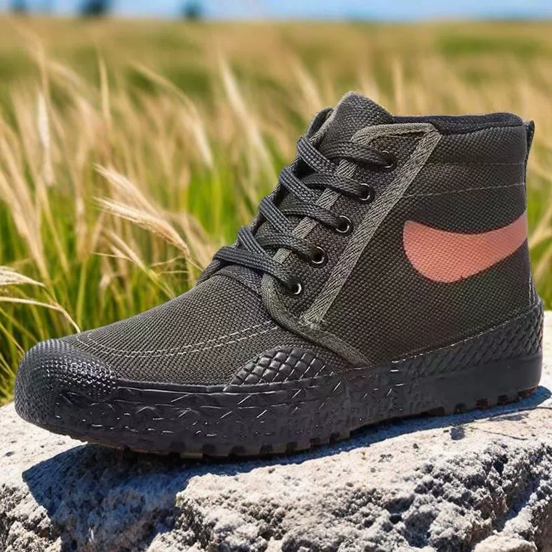 Обувь по страхованию труда на строительной площадке