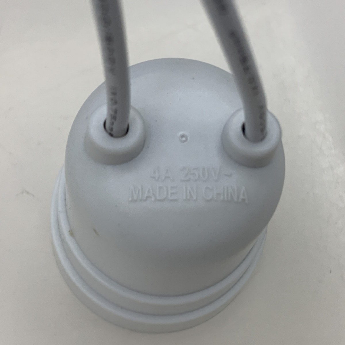 Venta directa de fábrica de América del Sur Venta caliente E27 con cabezal de araña impermeable de plástico