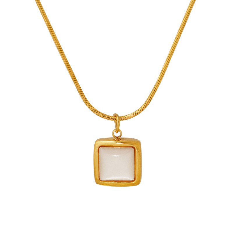 Francés ins frío estilo cuadrado blanco mar Shell colgante collar nicho diseño titanio acero plateado 18K oro serpiente cadena joyería