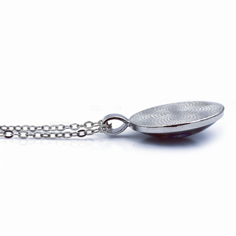 Collier pendentif château crâne d'halloween pour homme et femme_voghion.com