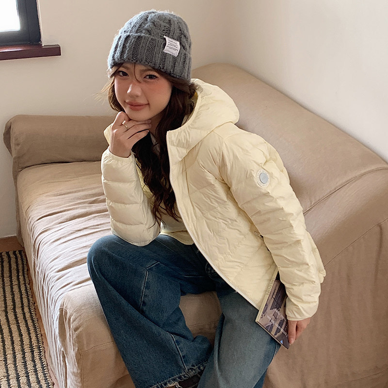 Outdoor White Duck down Lightweight down Jacket for Women, Short Style, 2025 Winter New Model, Hooded, Ribbed Sports Inner Layer, Korean Style Coat Outdoor White Duck down Lightweight down Jacket for Women, Short Style, 2025 Winter New Model, Hooded, Ribbed Sports Inner Layer, Korean Style Coat