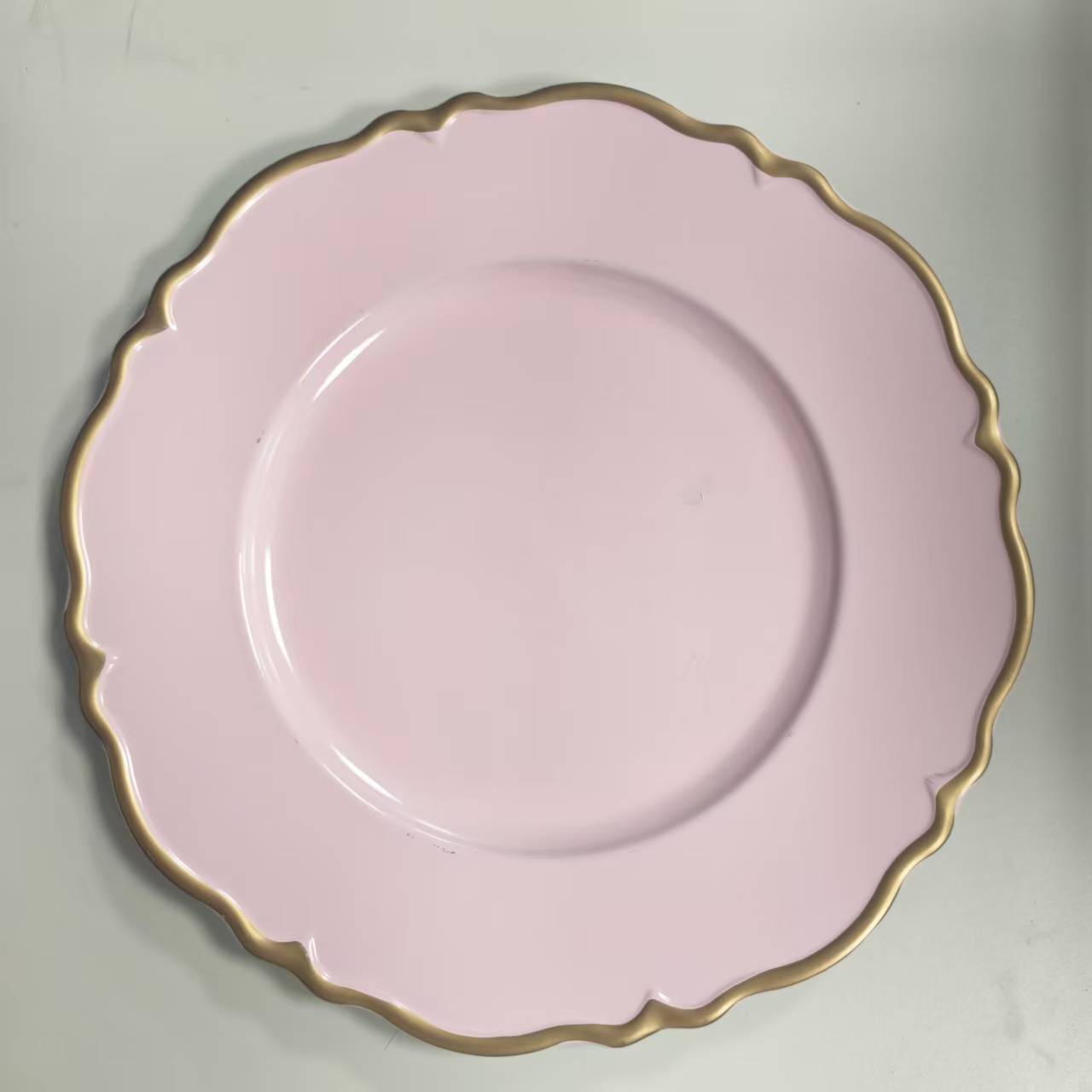 Plato Base Decorativo de Plástico con Diseño de Concha para Bodas y Banquetes image 47