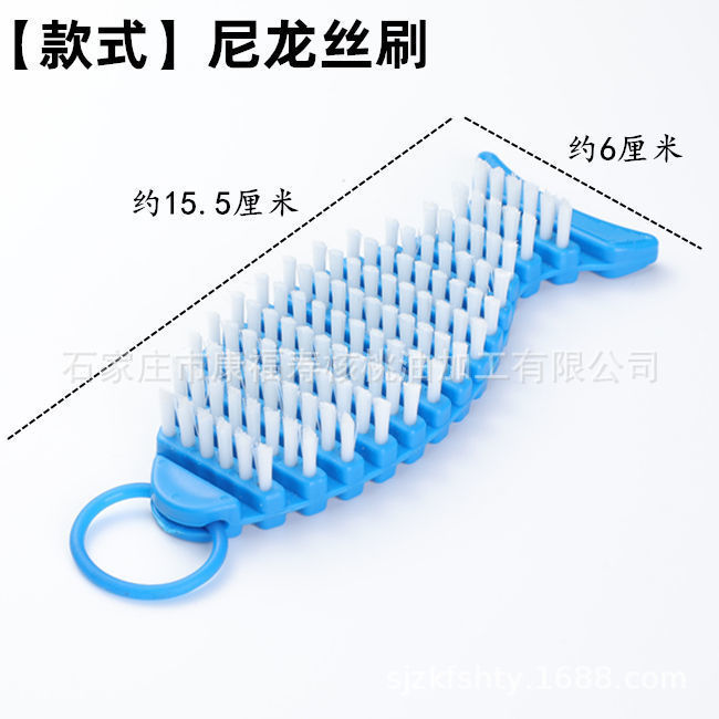 メーカーは文を提供して魚の形で豚のたてがみを磨きます。|undefined
