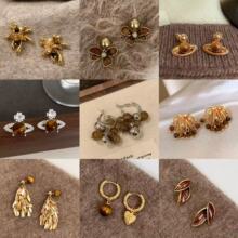 琥珀流光秋冬复古美拉德咖色金属几何耳钉小众优雅轻奢高级感耳饰