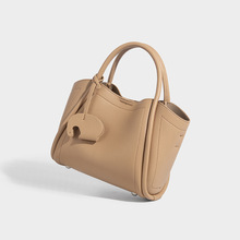 2025新款休闲时尚通勤手提包小众高级感大容量女包单肩斜挎水桶包