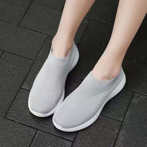 Online breathable casual fly-knit women's shoes, shallow mouth socks shoes, flat walking single shoes, foot-hugging shoes