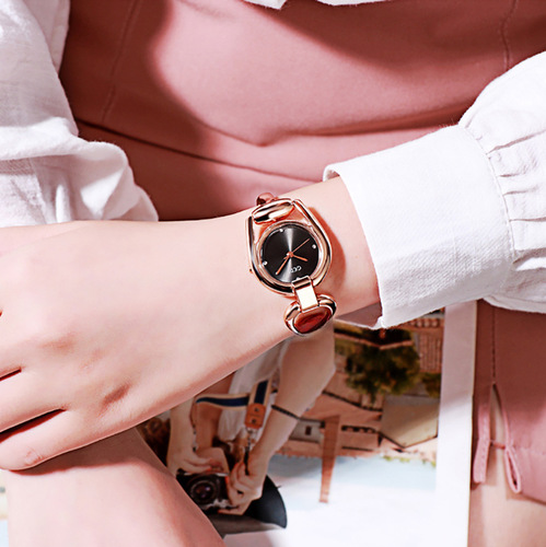 Songdi Fashion Quartz Watch with Ancient Style Alloy Bracelet Chain for Women, Wholesale Small Luxury Feel Watches