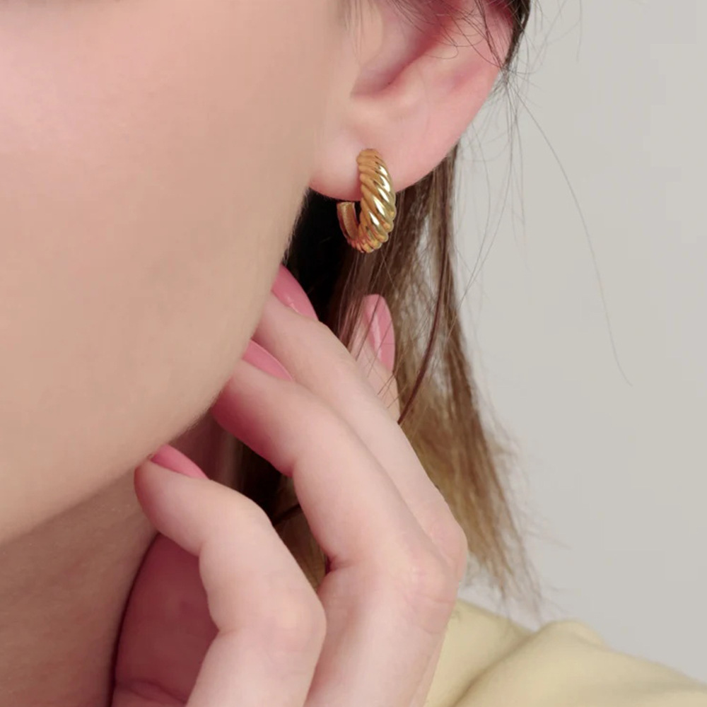 Real Gold Plated Plating Material Earrings Classification 1 Pair Simple Style Twist Plating 304 Stainless Steel Stainless Steel Earrings