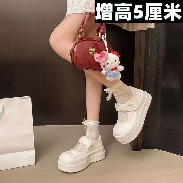 Zapatos de suela gruesa para mujeres otoño 2025 nueva moda versátil muffin zapatos deportivos poco profundos zapatos casuales blancos zapatos de mujer