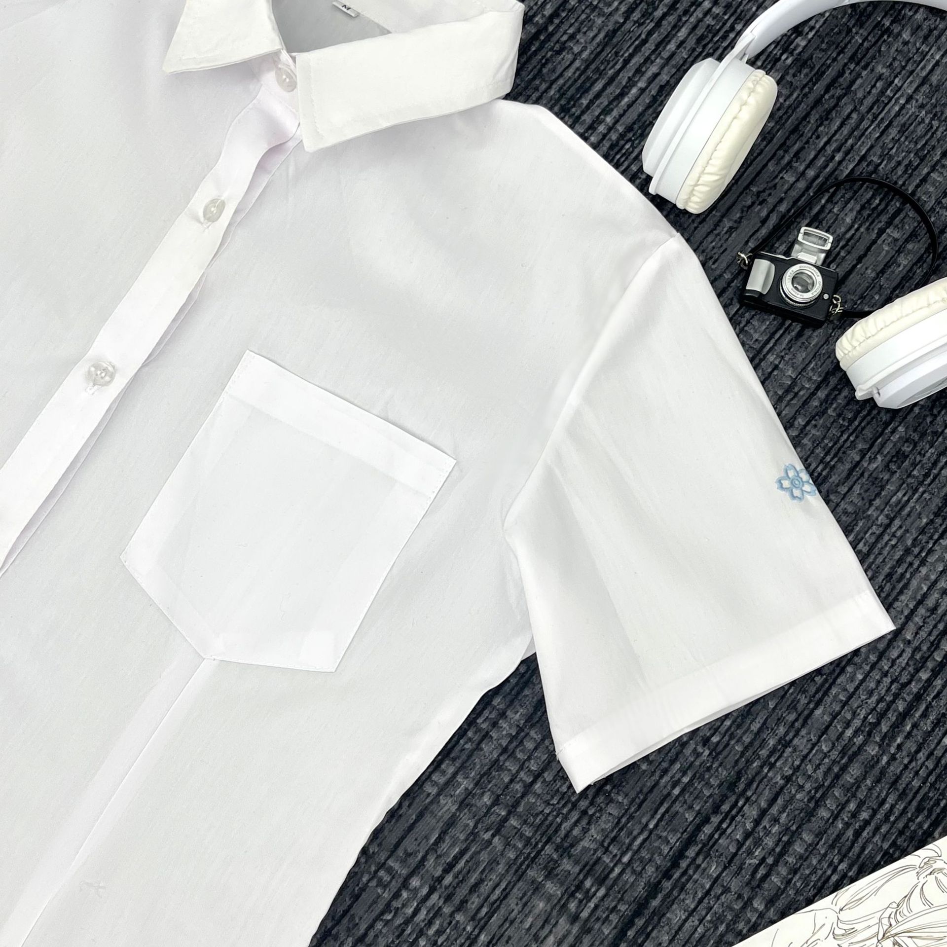 JK 유니폼 일본 부서 대학 스타일 달콤한 소녀 반팔 흰색 셔츠 자수 테일 스톡 클리어런스 트리트먼트