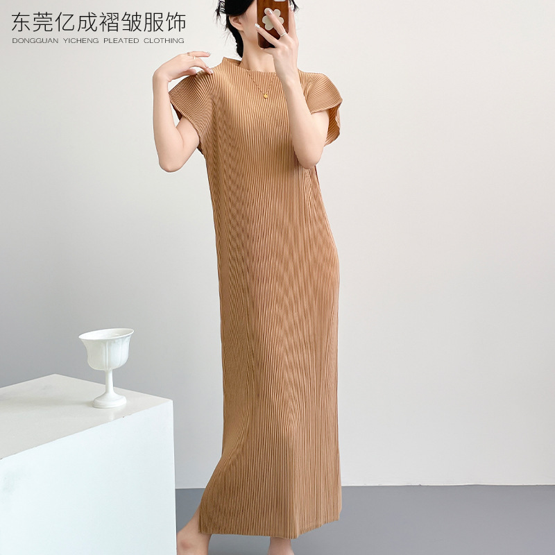 Miyake-Style Pleated Clothing, Early Autumn New Chinese-Style Solid Color Cheongsam Style Dress, Long-Sleeved Jacket Two-Piece Set Miyake-Style Pleated Clothing, Early Autumn New Chinese-Style Solid Color Cheongsam Style Dress, Long-Sleeved Jacket Two-Piece Set