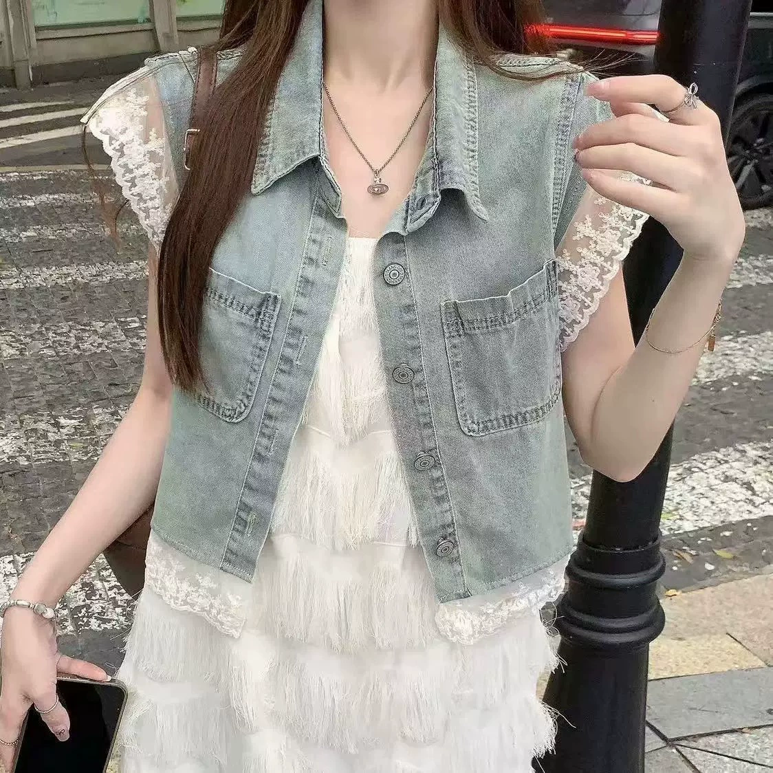Повседневная джинсовая рубашка с короткими рукавами и кружевной кромкой, женский жилет с летающими рукавами, тонкая рубашка для женщин 8-51 #