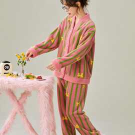 冬季新款女士开衫柔软羊绒保暖加厚撞色条纹家居服两件套