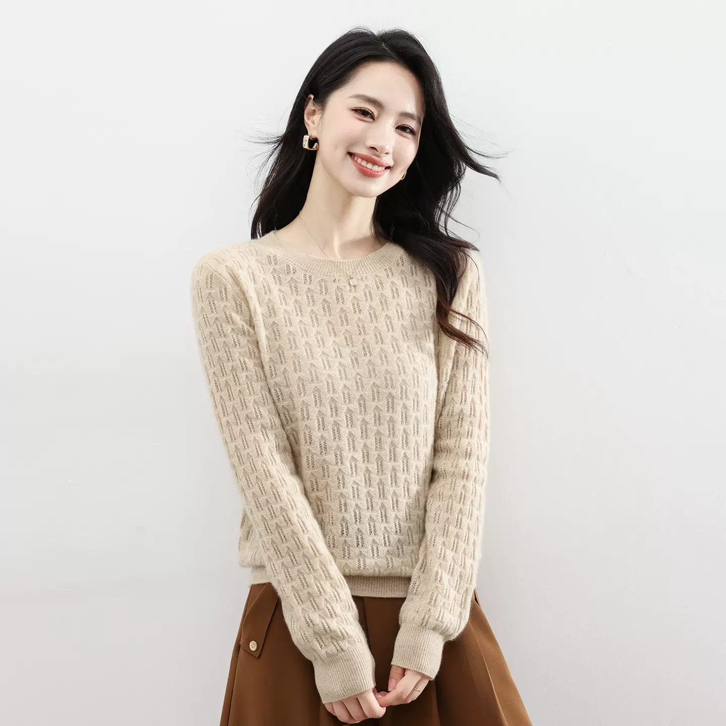 100%纯山羊绒针织衫女2025秋冬新款纯色镂空圆领长袖毛衣