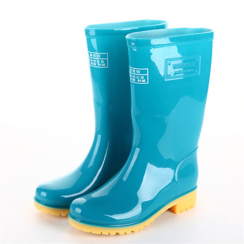 New casual mid-calf rain boots for women, black, soft plastic, anti-slip, comfortable, durable women's rain shoes