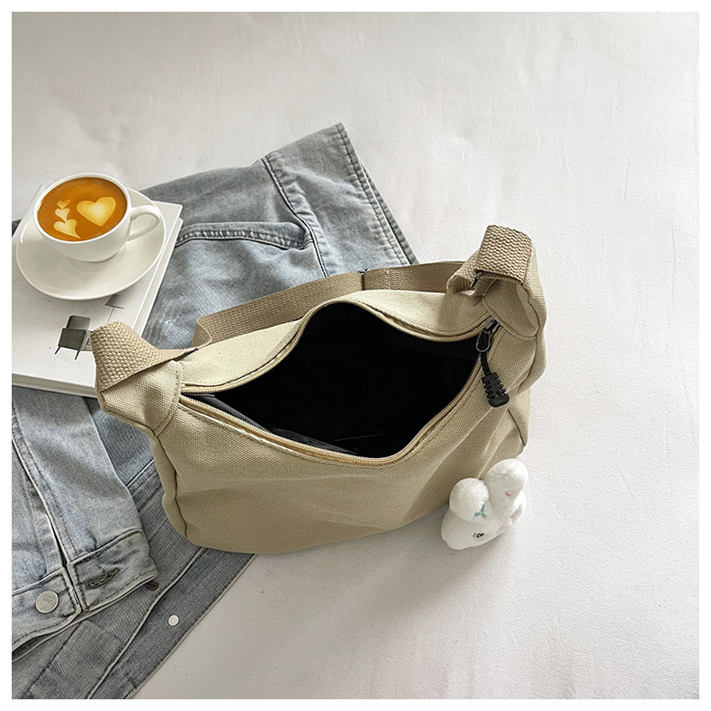 "2024 Autumn New Style Japanese sweet and fashionable single-shoulder bag, simple and cute crossbody bag, one-piece consignment. undefined