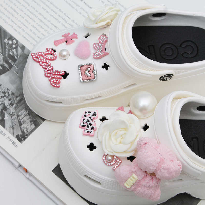 Croc Shoe Charms Couple Luxury Set Girl Accessories Personalized Chanel-Style Shoe Clips DIY Cute New Style Detachable Croc Shoe Charms Couple Luxury Set Girl Accessories Personalized Chanel-Style Shoe Clips DIY Cute New Style Detachable
