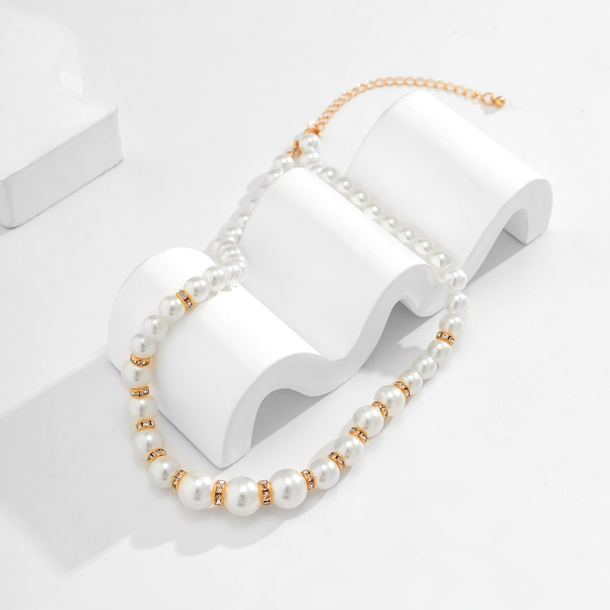 Fashion Round Alloy Choker Pearl Inlay Rhinestones Pearl Necklaces