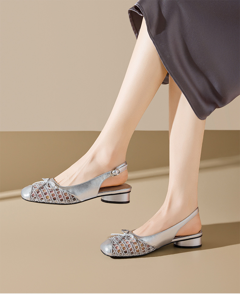 Sandal nữ mũi tròn quai ngang nơ bướm cổ điển, gót thấp thoáng khí — CV21 Bạc chi tiết 18