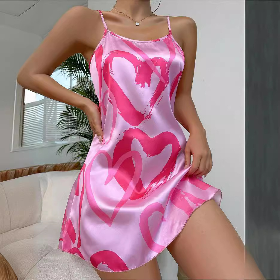Vestido sexy europeo y americano 2026 de satén con tirantes y espalda descubierta, camisón de imitación de seda, ropa de dormir de verano con forma de corazón, vestido corto, ropa de estar para mujer.