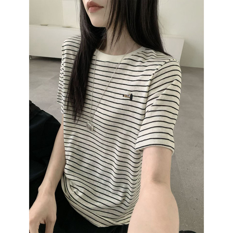 Korean-Style Cute Cartoon Dog Embroidered Striped Round-Neck T-Shirt, Summer Fashion Versatile Base Shirt for Women Zie