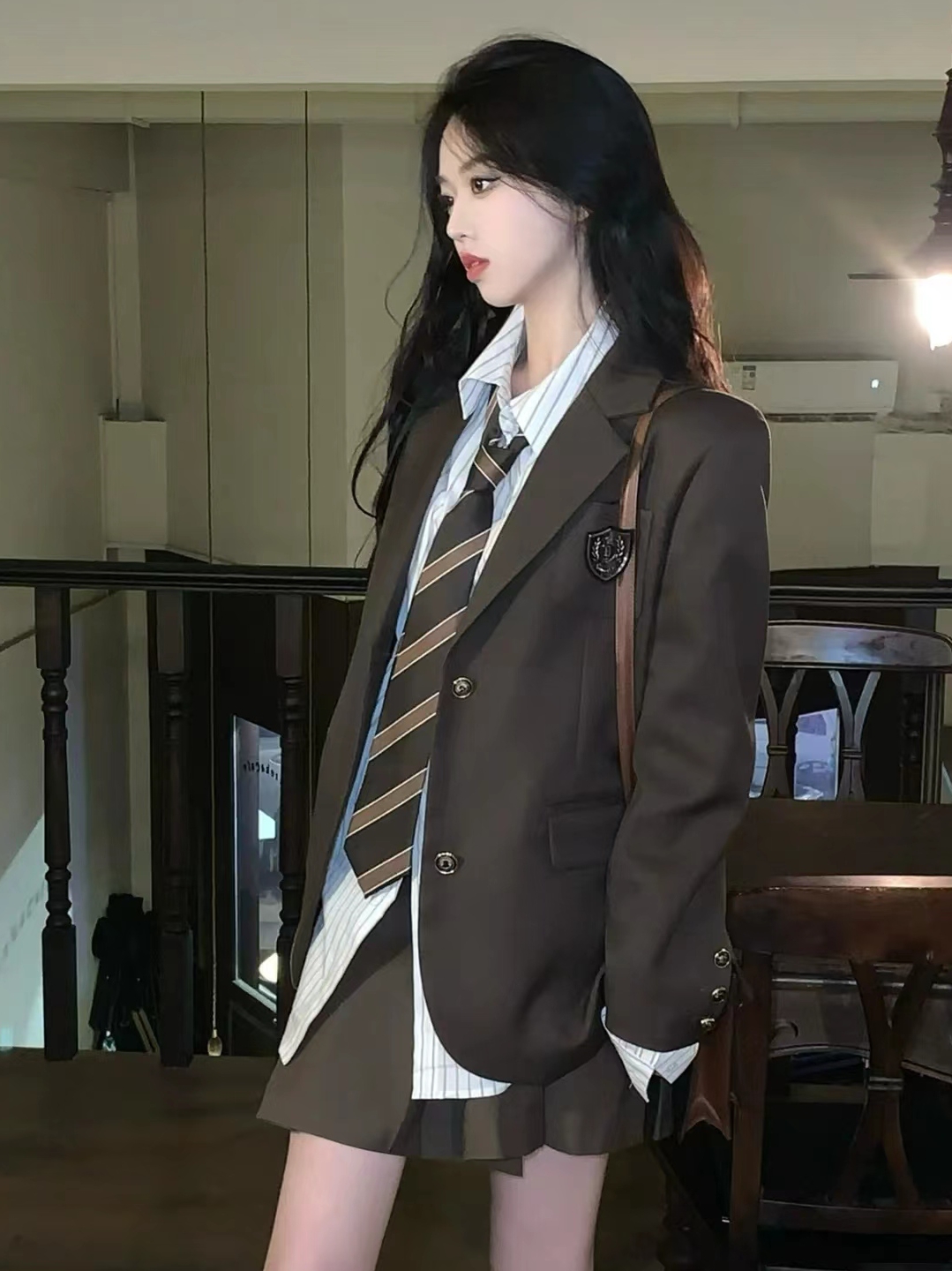 영국 JK 유니폼 아카데미 스타일 세트 빈티지 세트 캐주얼 달콤한 매운 주름 치마 여성의 가을과 겨울 다크 브라운 투피스 세트