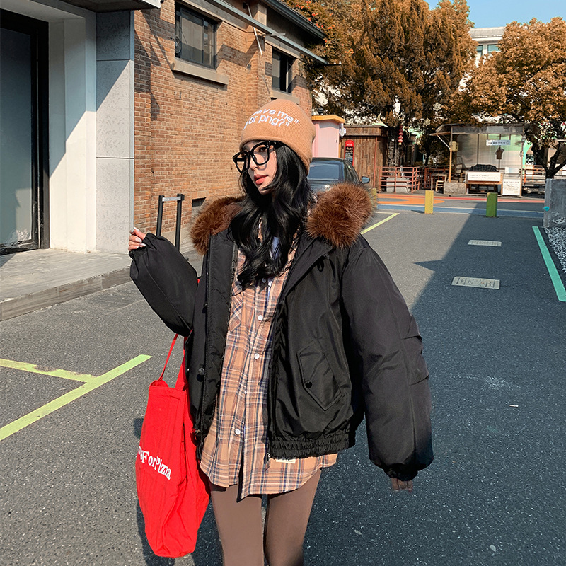 2025 invierno gran cuello con capuz chaqueta de algodón abrigo de mujer explosión sensación de diseño espesa chaqueta de algodón simple temperamento viento image 2