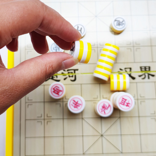 Wholesale magnetic belt chess board Chinese chess magnet backgammon beast chess flying chess checkers foldable chess board