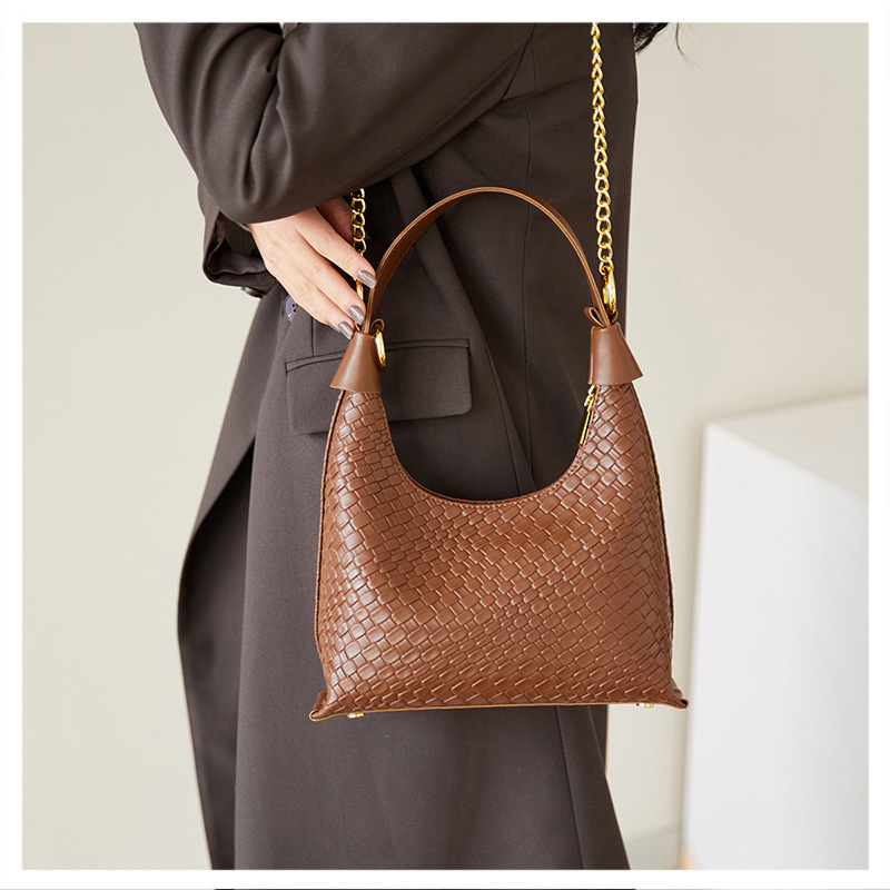 Women's Medium Pu Leather Solid Color Vintage Style Classic Style Pillow Shape Zipper Underarm Bag display picture 11