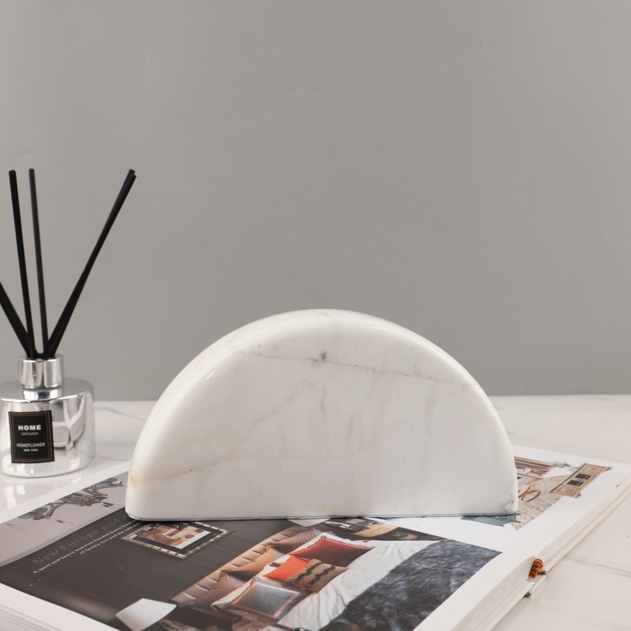 Modern geometric marble crooked accessory for hotel